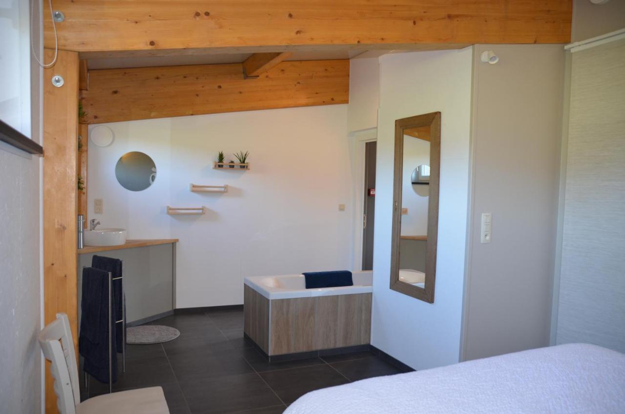 Un Espace Au Bord De L'Eau Paliseul Exterior foto